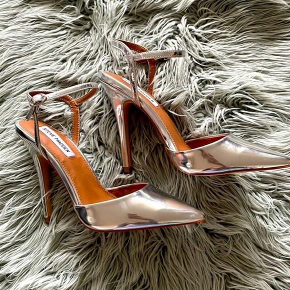 Steve Madden Pizzle Silver Heels shoes size 8 - Picture 2 of 4
